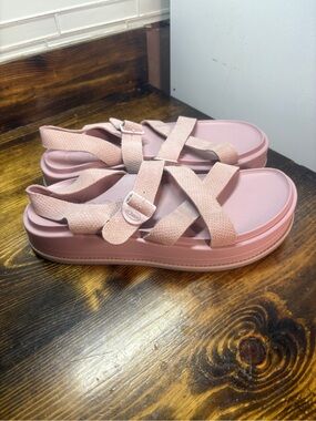 Chaco Pink Townes Midform Sandals Size 12
